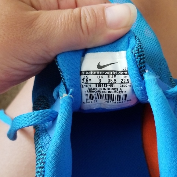 Nike Shoes - Picture 7 of 7